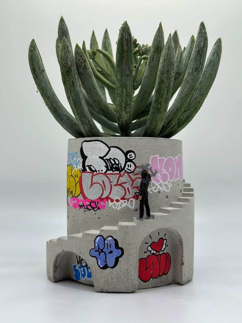Handmade🤚🎁2025 Street Art Graffiti Planter