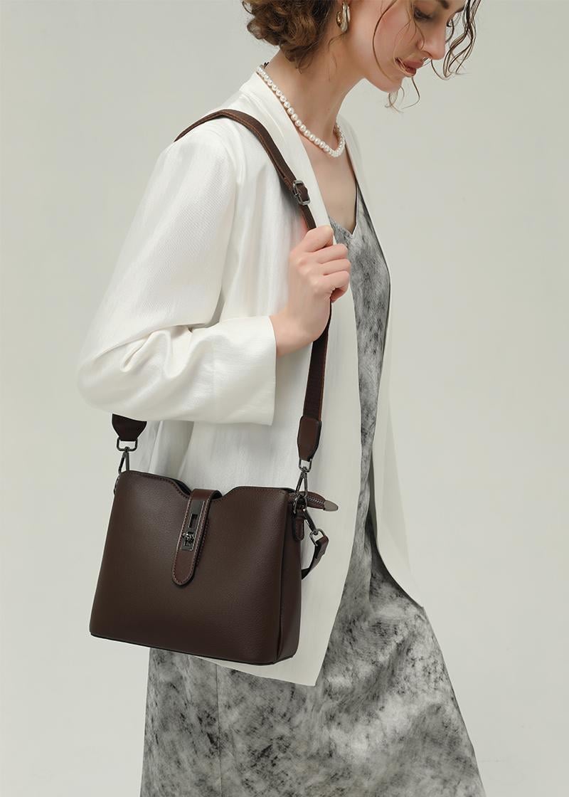 Product Introduction of 2025 New Designer Three Straps Bucket Bag for Women - Free Women Wallet, Multi-layer Storage,Large Capacity, Classic, Casual Trendy,Versatile, Shoulder, Crossbody & Tote Bag Moms Handbags Everyday Purses for Women 23