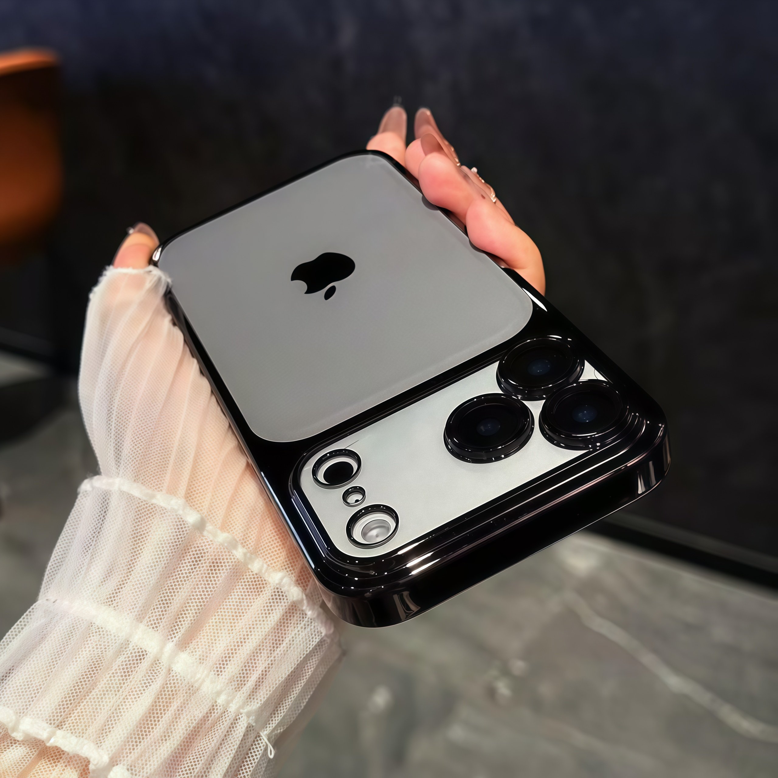 纤薄外形，边缘凸起